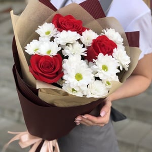 Букет "Классический" из роз и хризантем