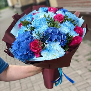 Букет «Мальвина» из роз и хризантем