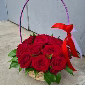 Корзина с розами