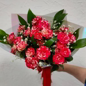 Букет из кустовых роз
