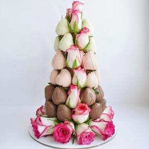 Башня из клубники в шоколаде