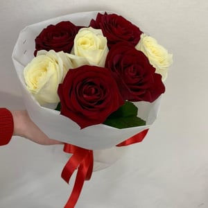 Букет «Без лишних слов» из роз