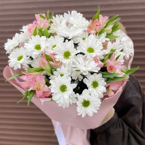 Букет 282 из хризантем и альстромерий