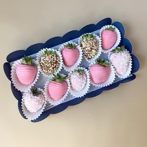 Клубника 2 шоколада с миндалем и малиной