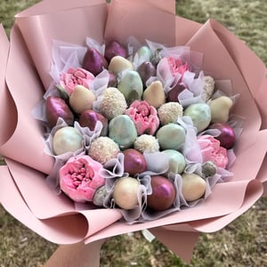Букет ассорти клубники и зефира