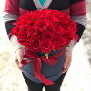 Шляпная коробочка 25 из роз