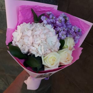 Букет «Розовые Грезы» из экзотических цветов и гортензий