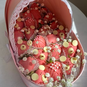 Люлька с клубникой в шоколаде