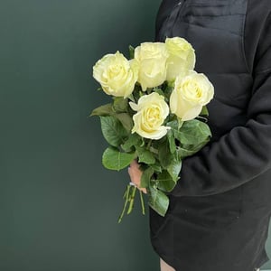 Букет из белых роз 60см