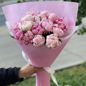 Букет «Мэйфлауэри» из пионов