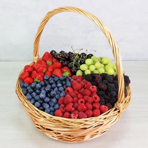 Композиция из клубники «Ягодная прелесть»