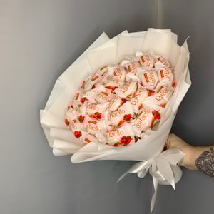 Букет Raffaello в белом