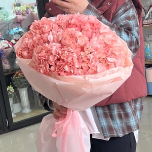 Букет из 7 гортензий